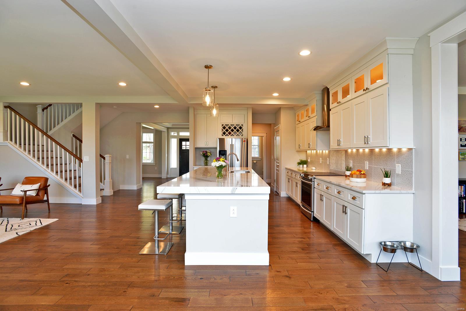 Sunset Club Court - Residential