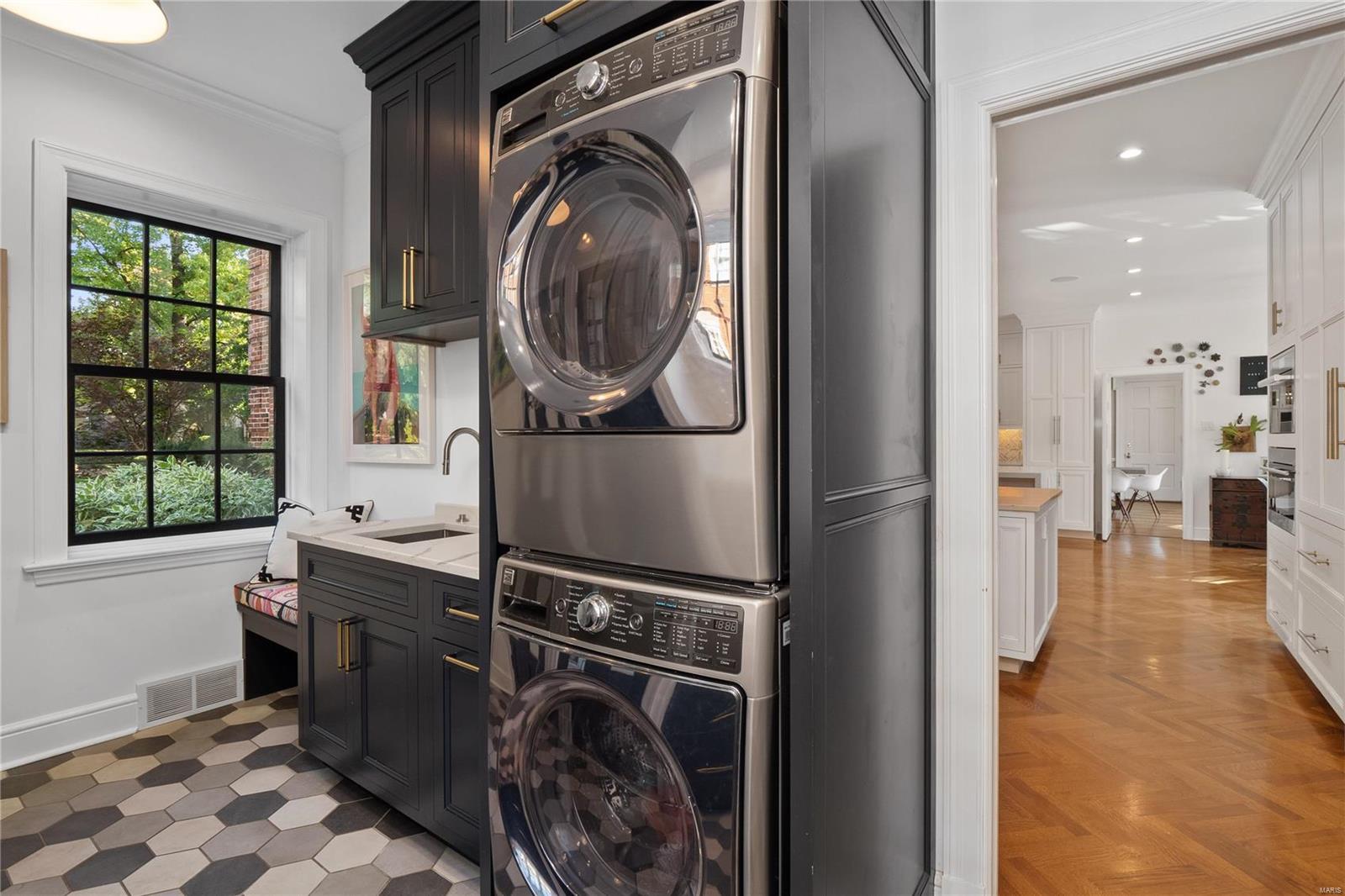 Westmoreland Place - Residential