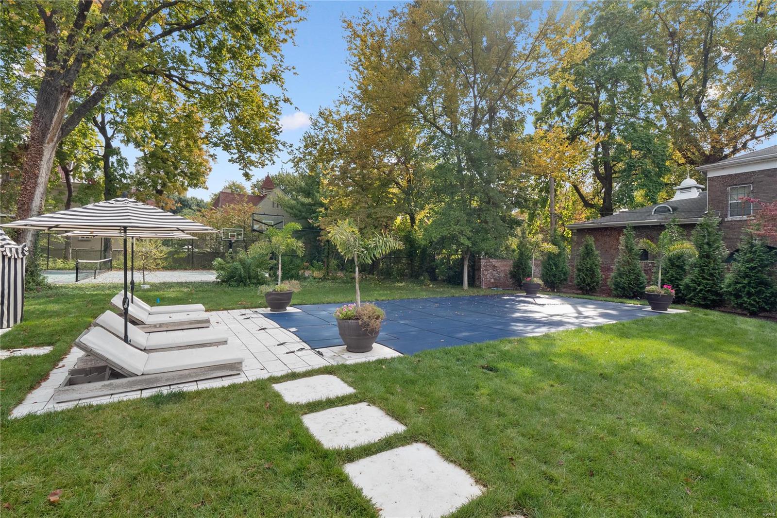 Westmoreland Place - Residential