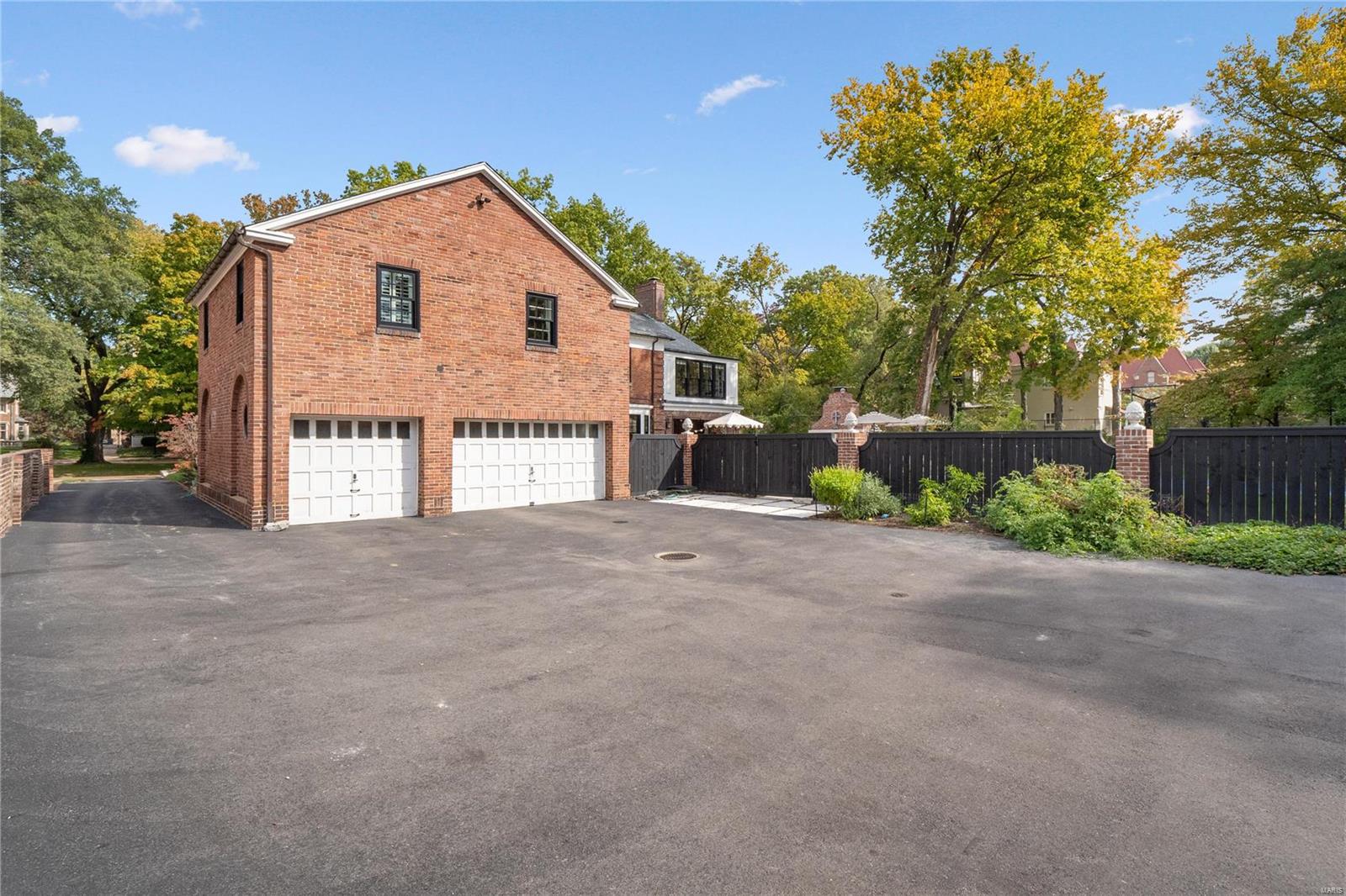 Westmoreland Place - Residential