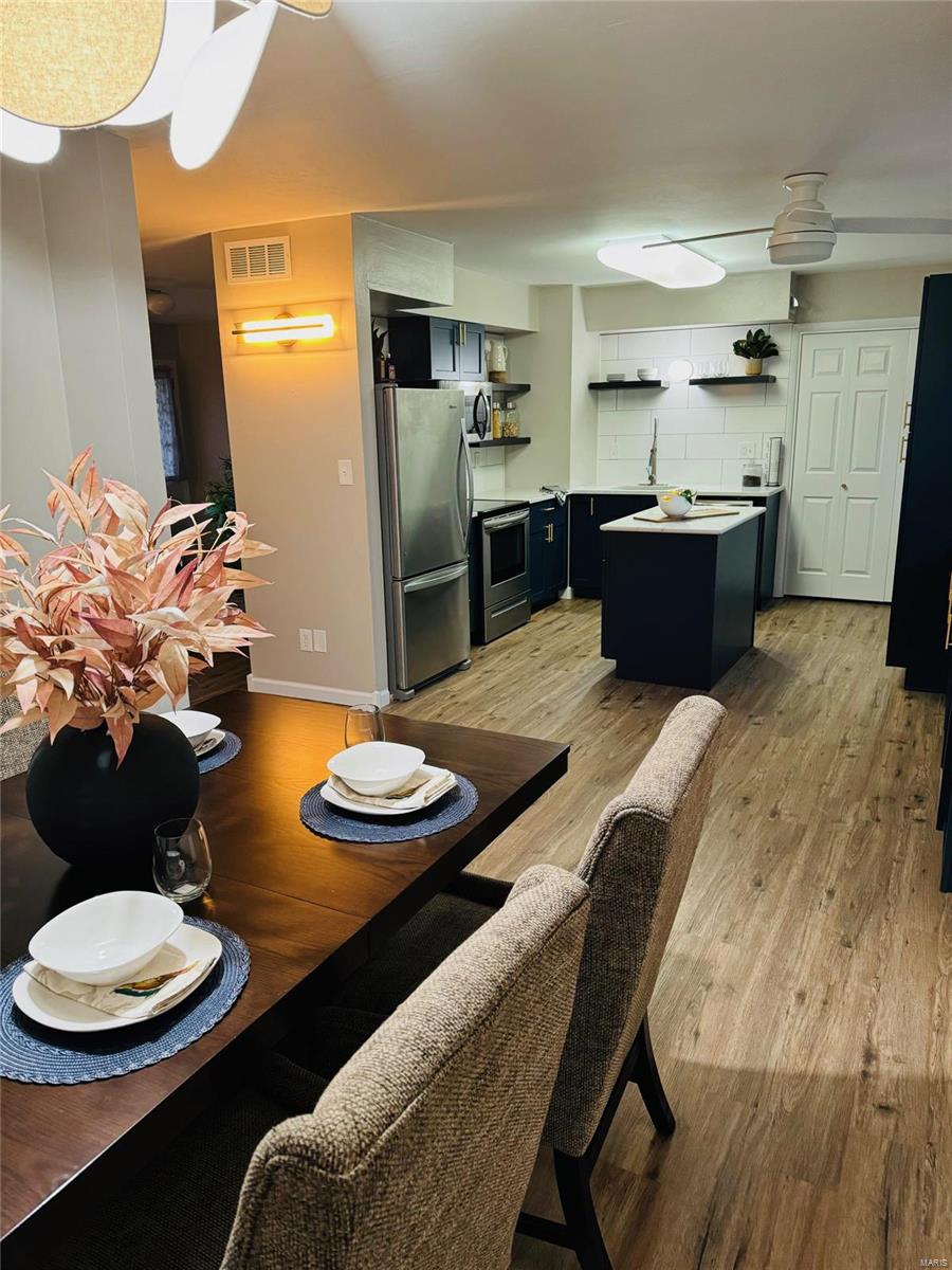 Edwardsville, Illinois 62025, United States, 3 Bedrooms Bedrooms, ,2 BathroomsBathrooms,Residential,Pending,31405