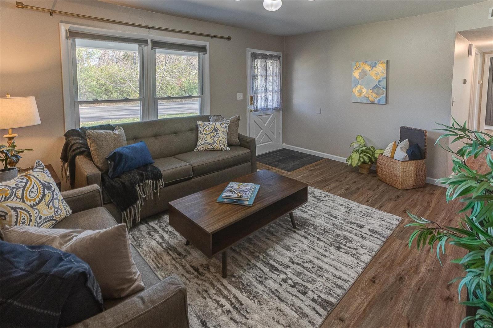 Edwardsville, Illinois 62025, United States, 3 Bedrooms Bedrooms, ,2 BathroomsBathrooms,Residential,Pending,31405