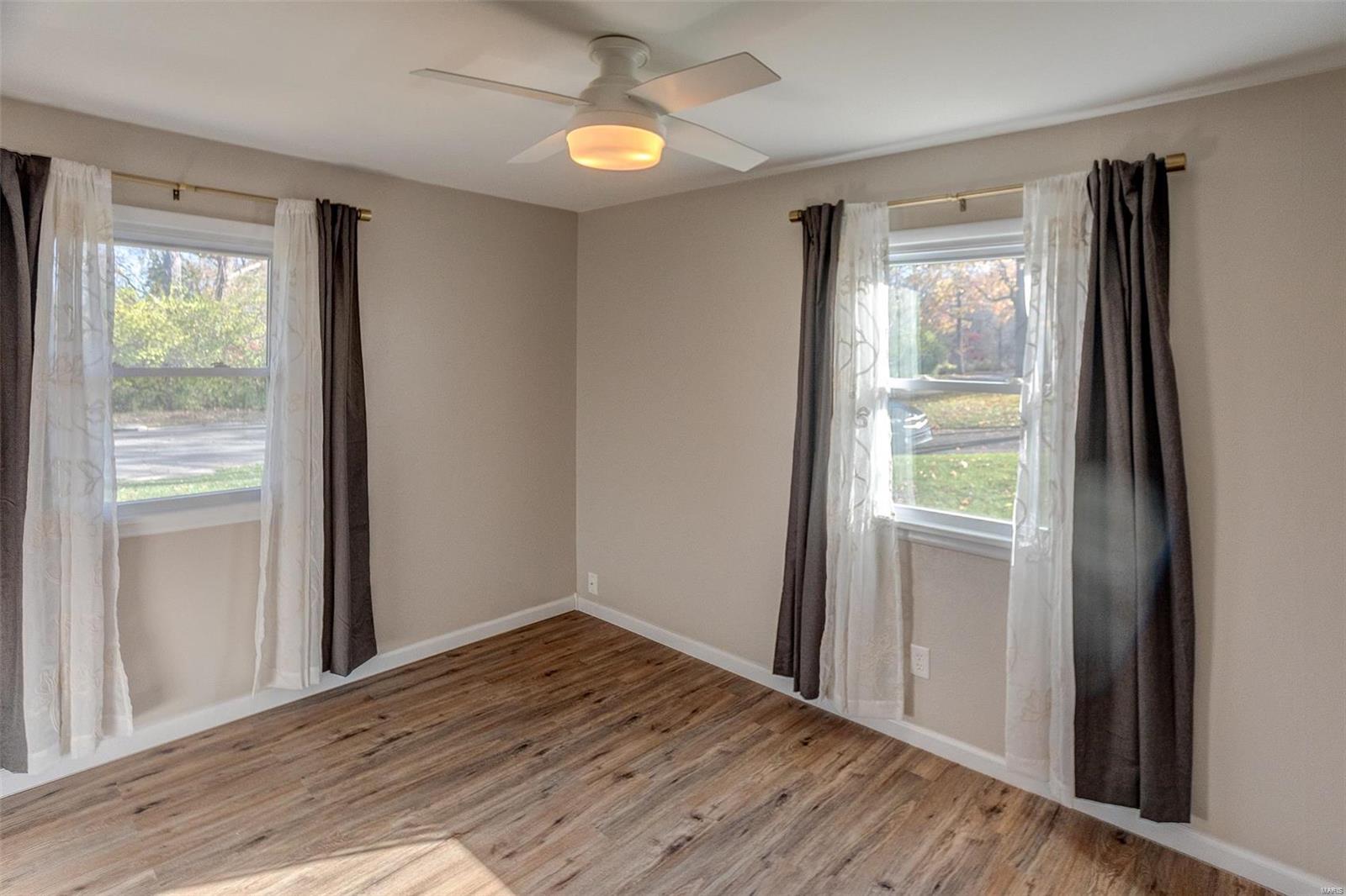 Edwardsville, Illinois 62025, United States, 3 Bedrooms Bedrooms, ,2 BathroomsBathrooms,Residential,Pending,31405