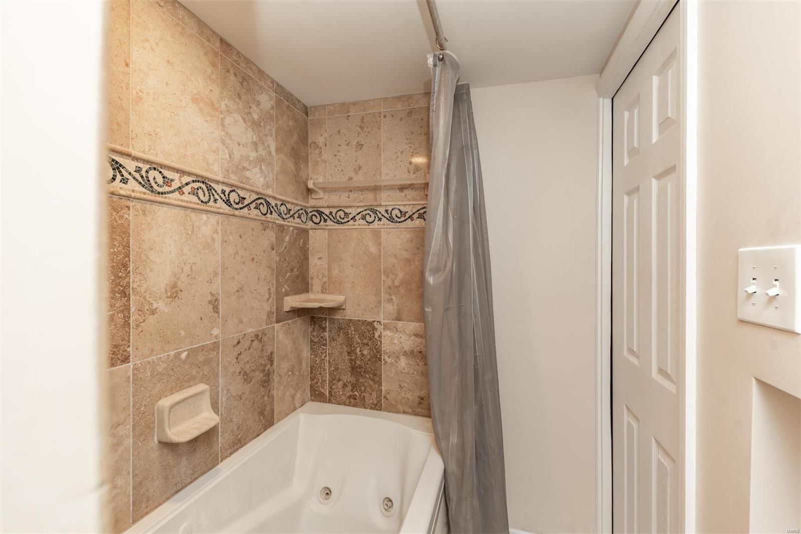 Rockwood Forest 02 - Residential Lease