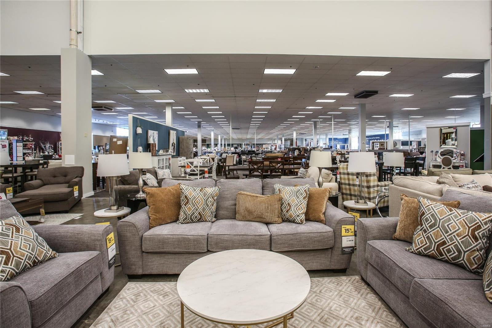 Northwest Plaza 4 Lt 5 & Northwest - Commercial Sale