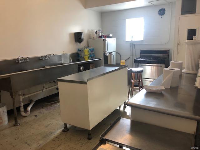 J M Berrys Add To Brentwood Station - Commercial Sale