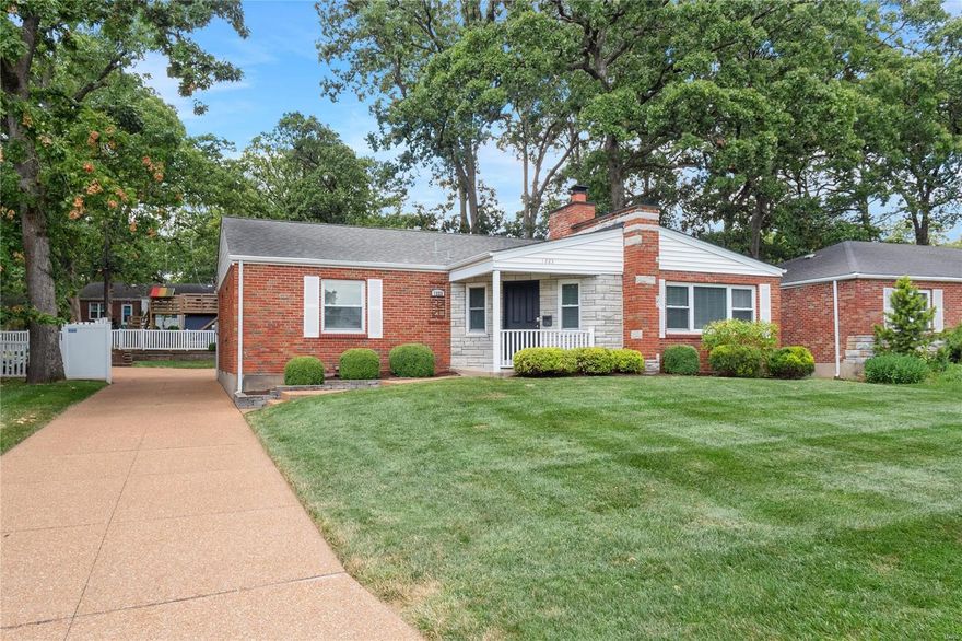 Super charming 4 plus bed 3 bath Webster Groves home with tons of updates and space. Gorgeous hardwood, tons of natural light are a few highlights. Open concept kitchen with breakfast bar, pantry, stainless steel appliances and brand new Quartz counters. Three spacious light and bright bedrooms including a primary en suite with separate tub and shower. Upstairs laundry for ultimate convenience. Finished lower level adds even more living space with a large family room, bedroom, office/flex room, full bath and tons of storage. Don’t miss the bonus sunroom off the kitchen plus an oversized attached 2 car garage! Lovely level lot with lots of room for entertaining and play. Great location, great neighborhood feel—walk to Edgar Road Elementary! A fantastic way to get yourself into Webster. Just move right in!