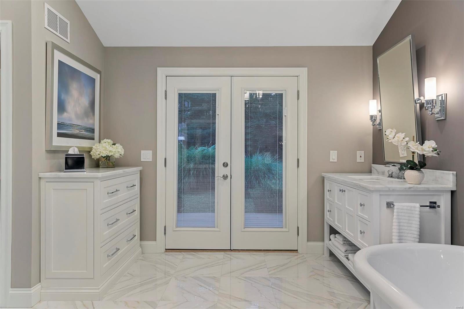 Ballas Courts - Residential