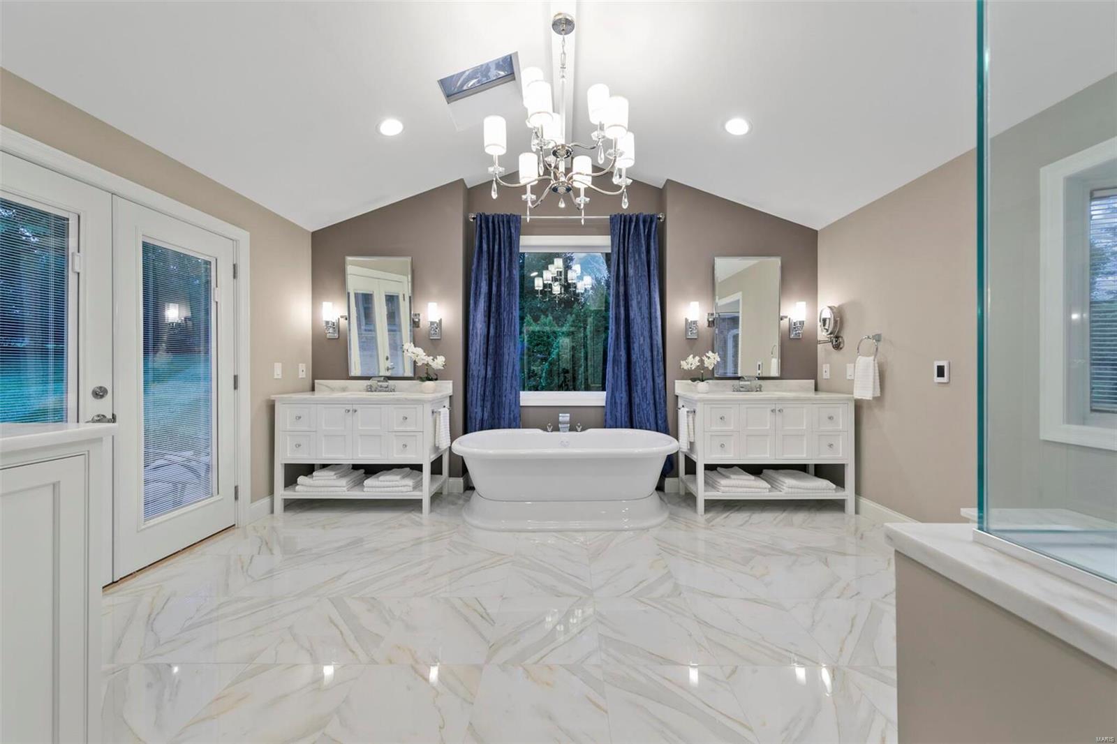 Ballas Courts - Residential