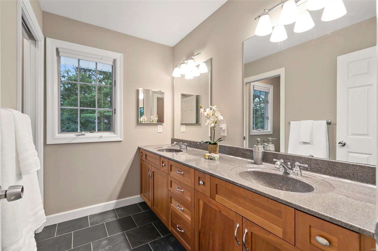 Ballas Courts - Residential