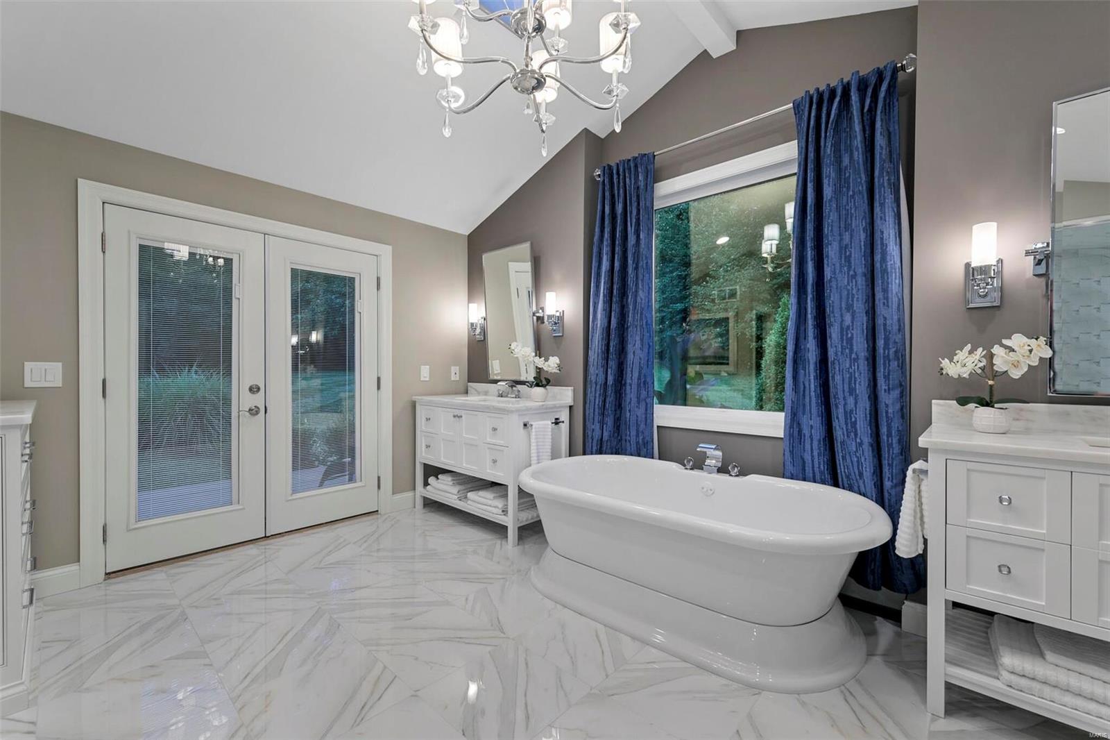 Ballas Courts - Residential