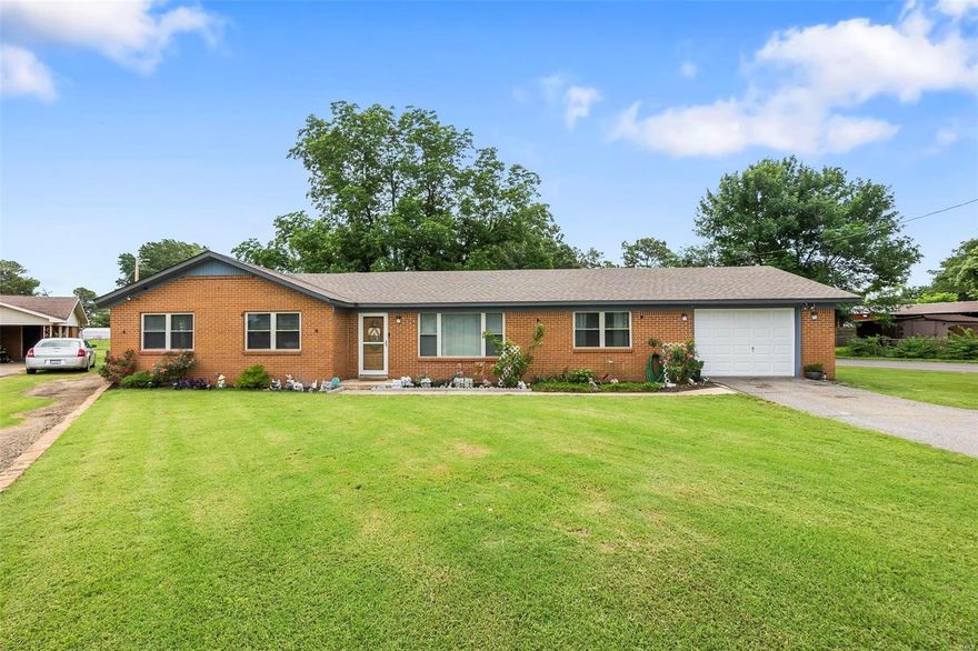 Check out this spacious brick home located in Holcomb school district! This home has plenty of space with over 2,000 square feet. The residence features 3 bedrooms, 1 1/2 bathrooms, 2 living spaces, a large kitchen, large utility room, and an office area. This home would be great for someone needing lots of space. The primary bedroom features a half bath. The full bath is located conveniently in the hall by the other 2 bedrooms. The two large living spaces provide plenty of privacy from the rest of the house. One of these could be turned into a 4th bedroom if needed. The office space offers a space for some peace and quiet to get work done or has the perfect set up for a game room/nursery. Outside the brick home you will find a garage, paved driveway, and bigger back yard! Call today!