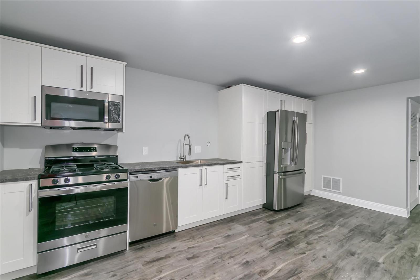 Chapel Hill 3 - Residential