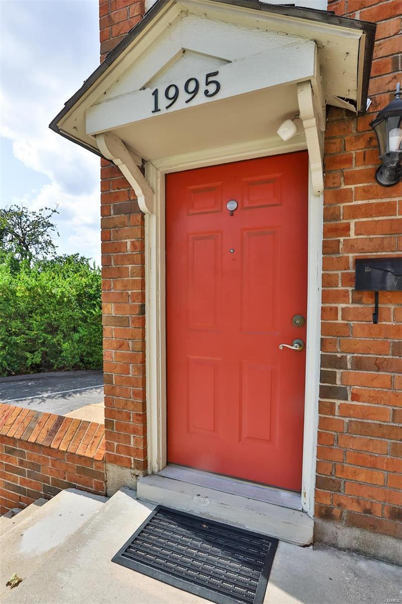 Greenbriar Condo - Residential