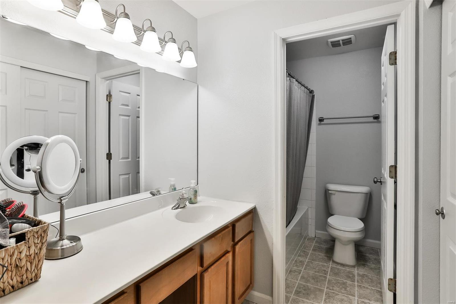 Greenbriar Condo - Residential