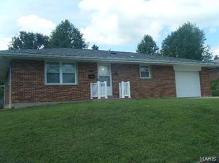 *** SEEING IS BELIEVING & WAY BETTER THAN PAYING RENT ....SPACIOUS BRICK RANCH GREAT FOR JUST STARTING OUT OR DOWNSIZING BUT NOT READY FOR CONDO LIVING! *** Super well maintained, freshly painted, nice size rooms & wide areas good for handicap accessibility, new sink, countertops, electric cooktop & oven in kitchen, new flooring throughout, large main floor laundry with cedar closet, new roof 2015, new electric panel box, oversized attached garage has attached workshop in back that leads out to spacious fenced in level back yard. *** MOST DEFINITELY IS MOVE IN CONDITION AND READY FOR YOU! *** Call today...