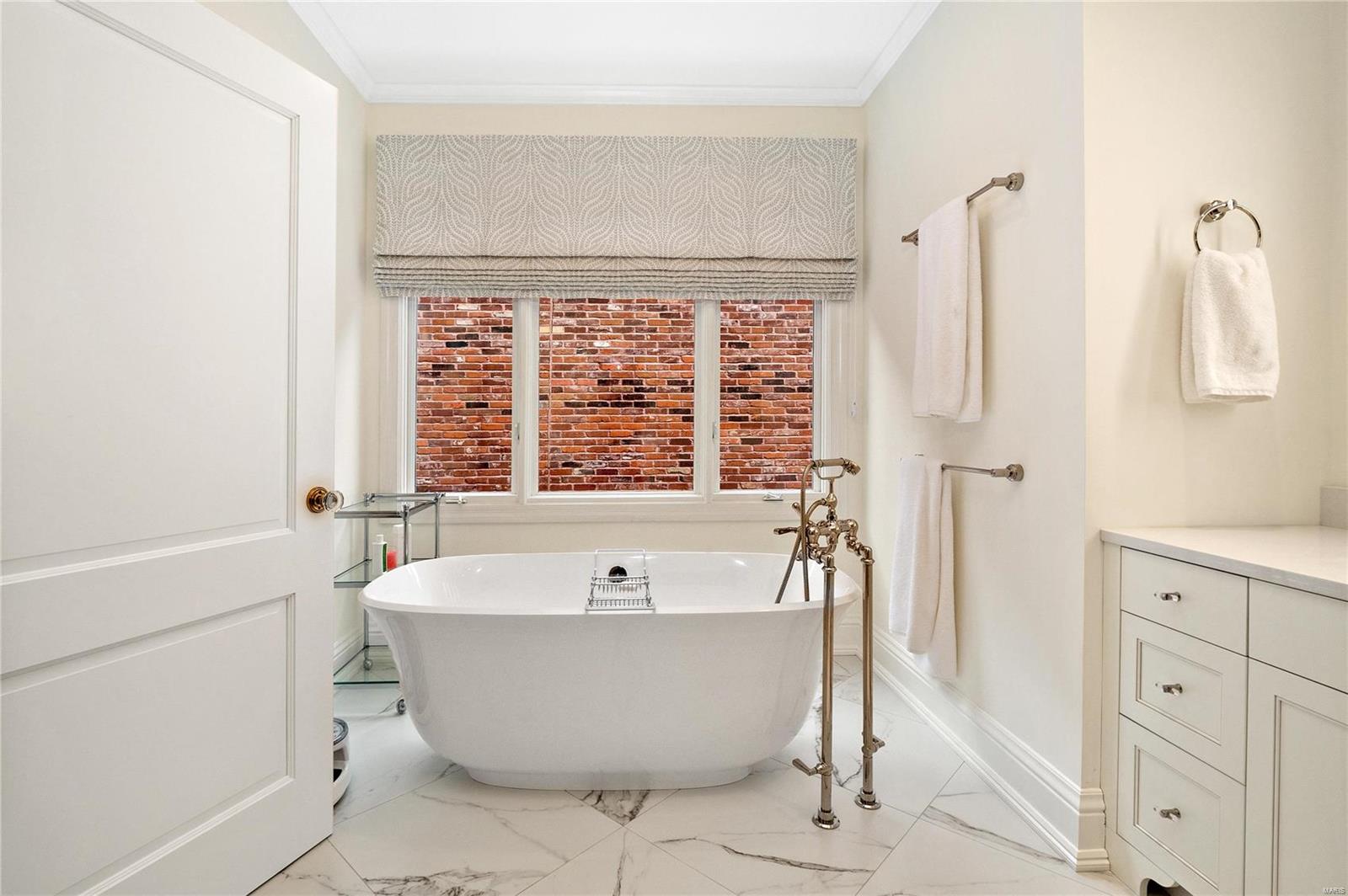 Clayton Lane - Residential