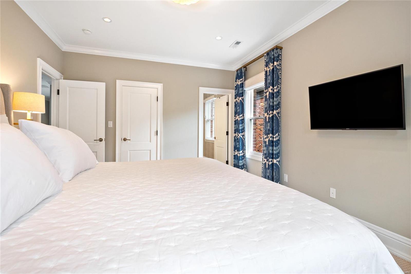 Clayton Lane - Residential