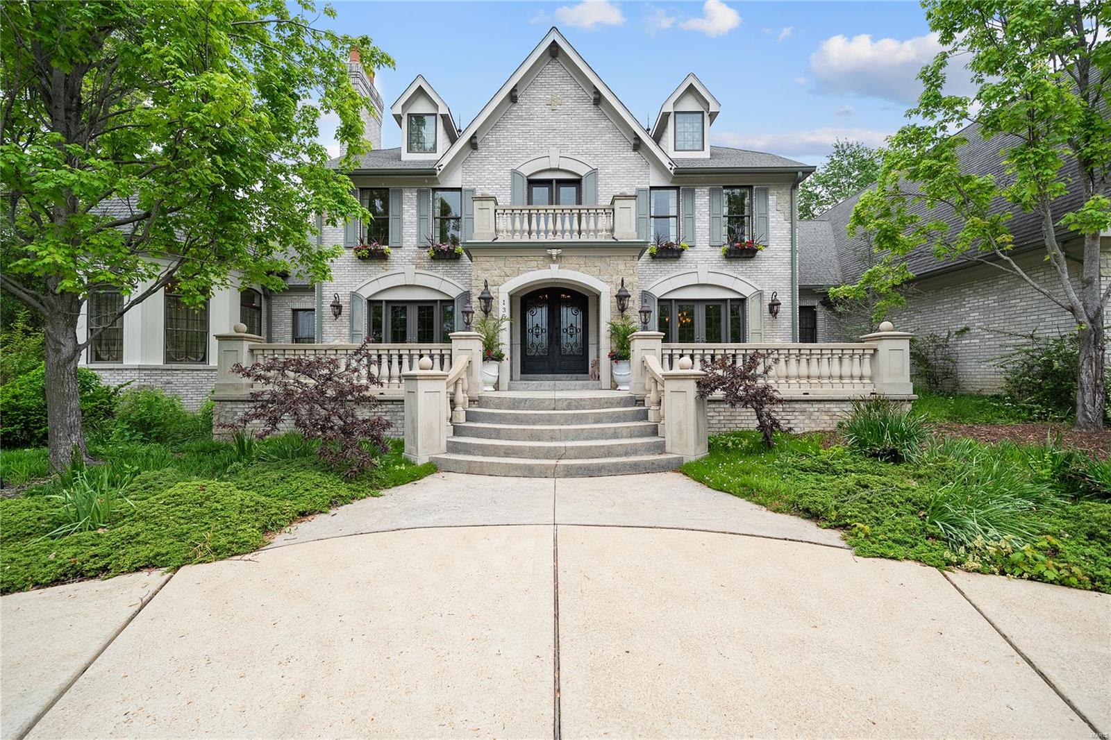 135 Ballas Court