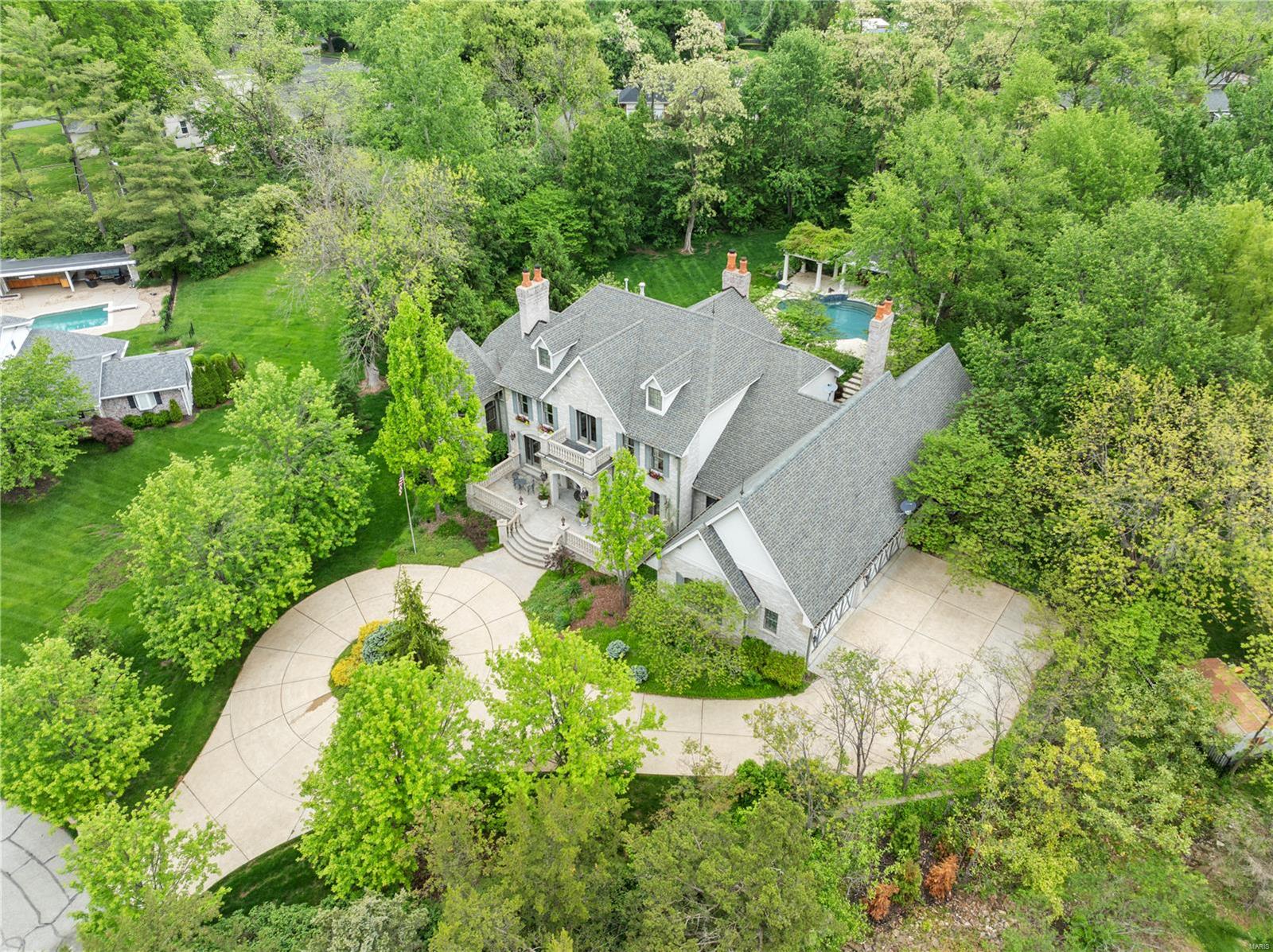 135 Ballas Court