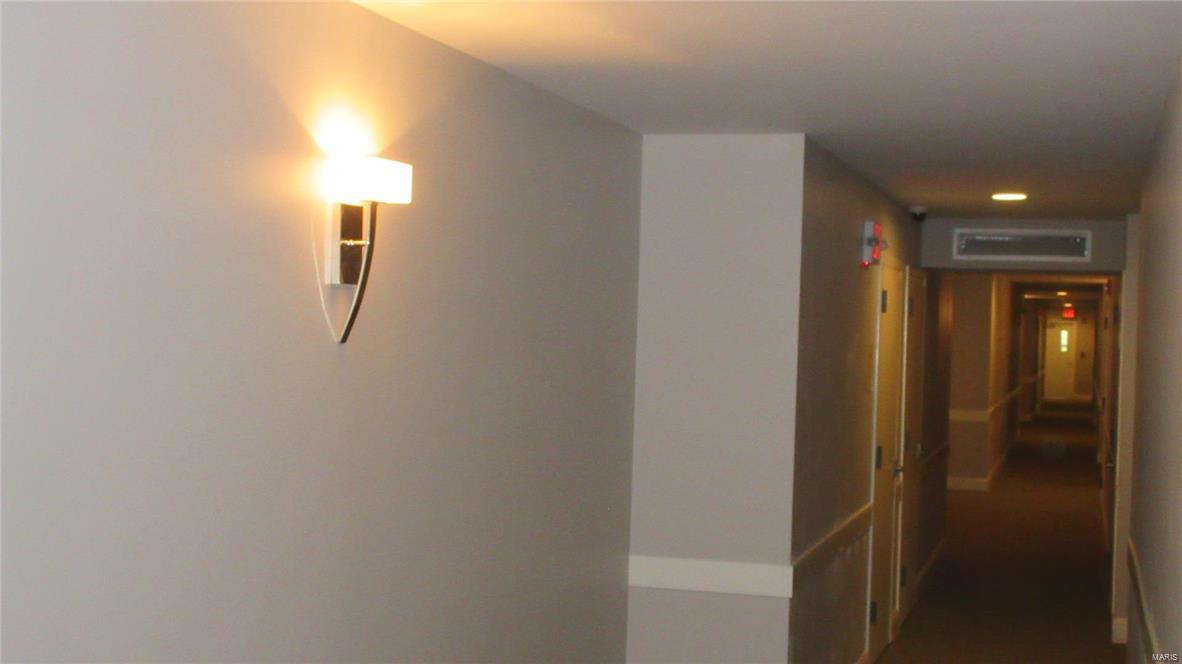 MANORS AT VILLAGE GREEN - Residential