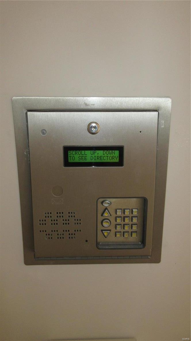 MANORS AT VILLAGE GREEN - Residential