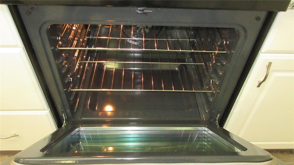 MANORS AT VILLAGE GREEN - Residential