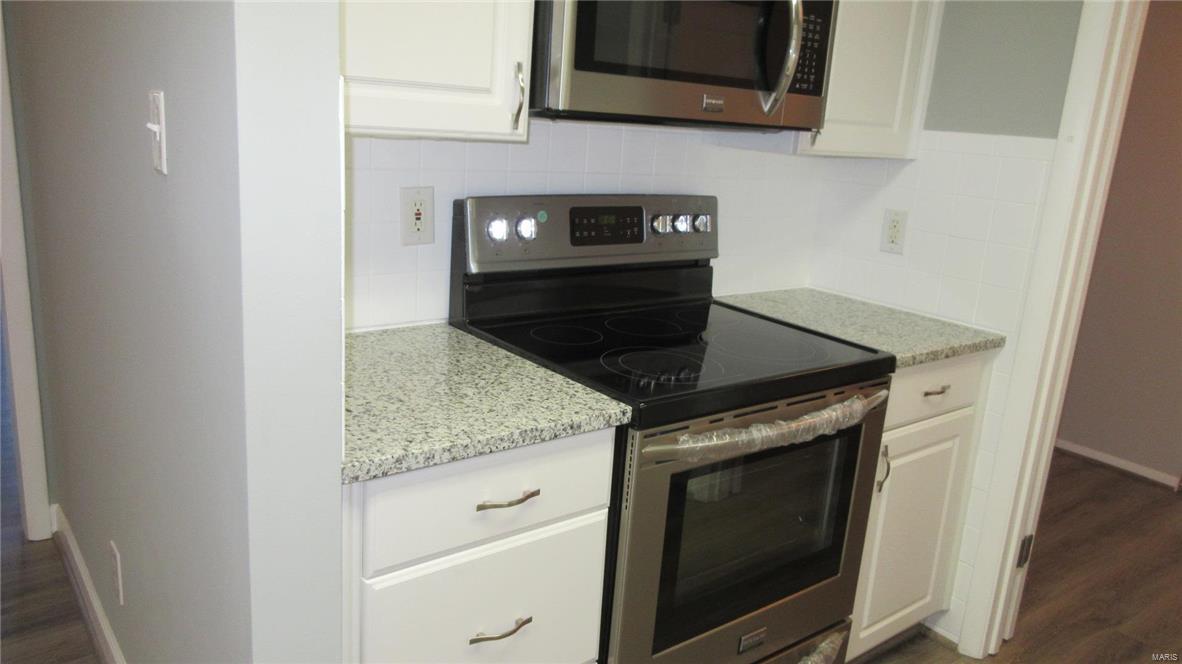 MANORS AT VILLAGE GREEN - Residential