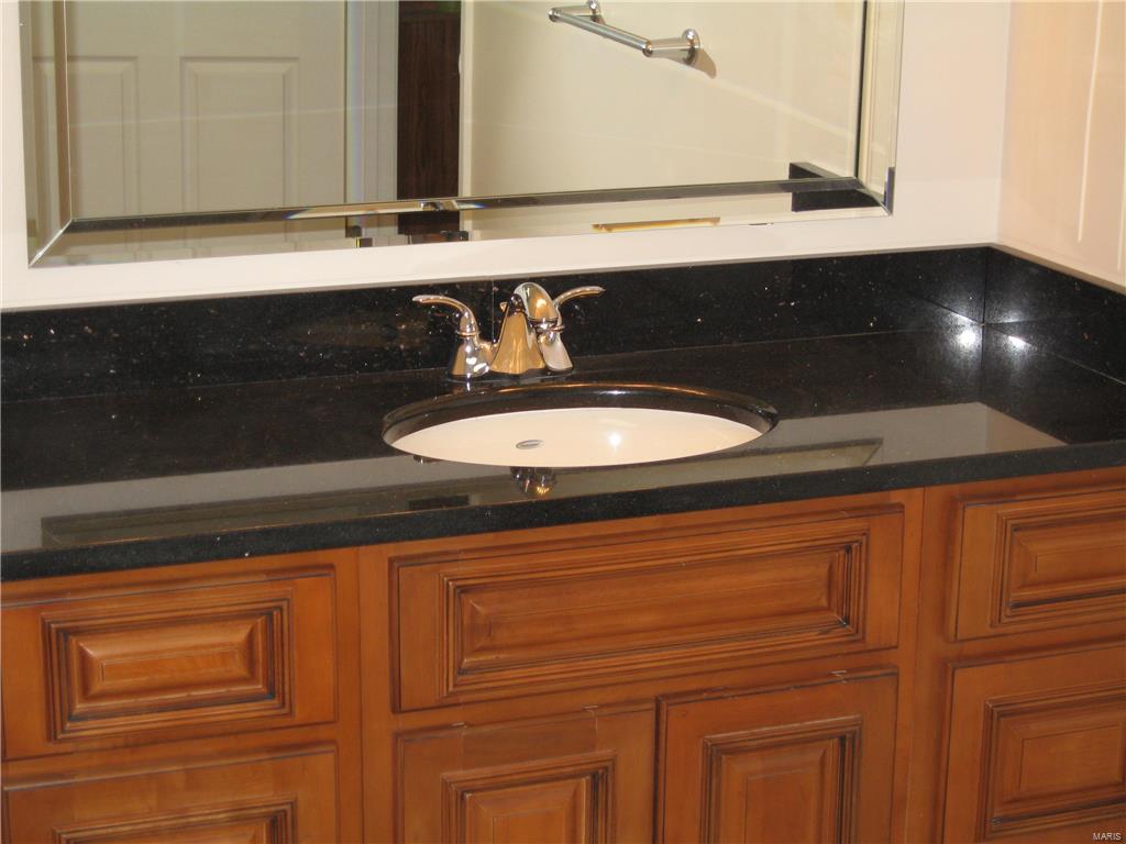 MANORS AT VILLAGE GREEN - Residential