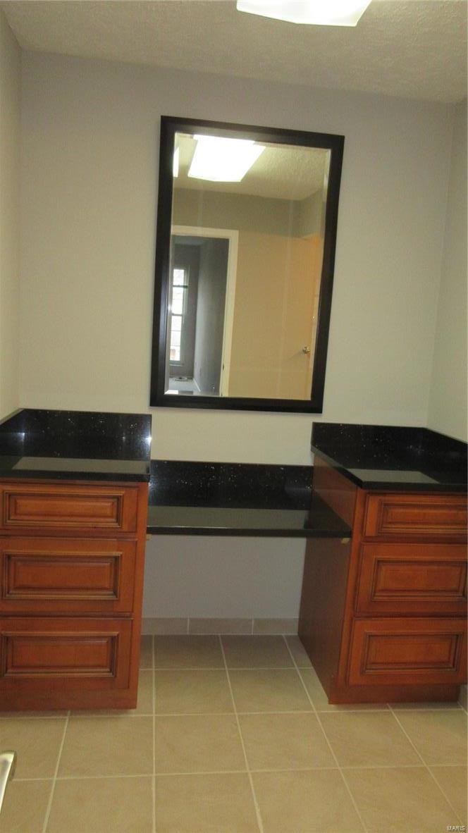 MANORS AT VILLAGE GREEN - Residential