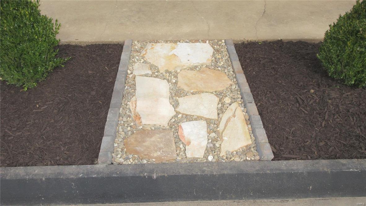 MANORS AT VILLAGE GREEN - Residential