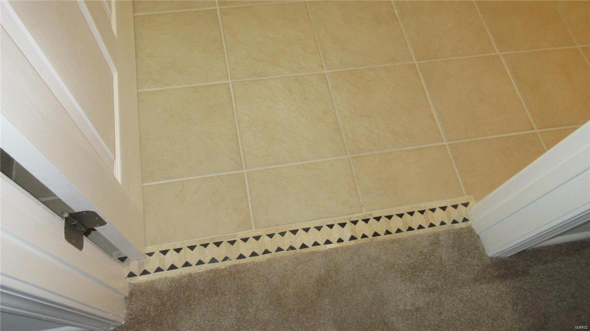 MANORS AT VILLAGE GREEN - Residential