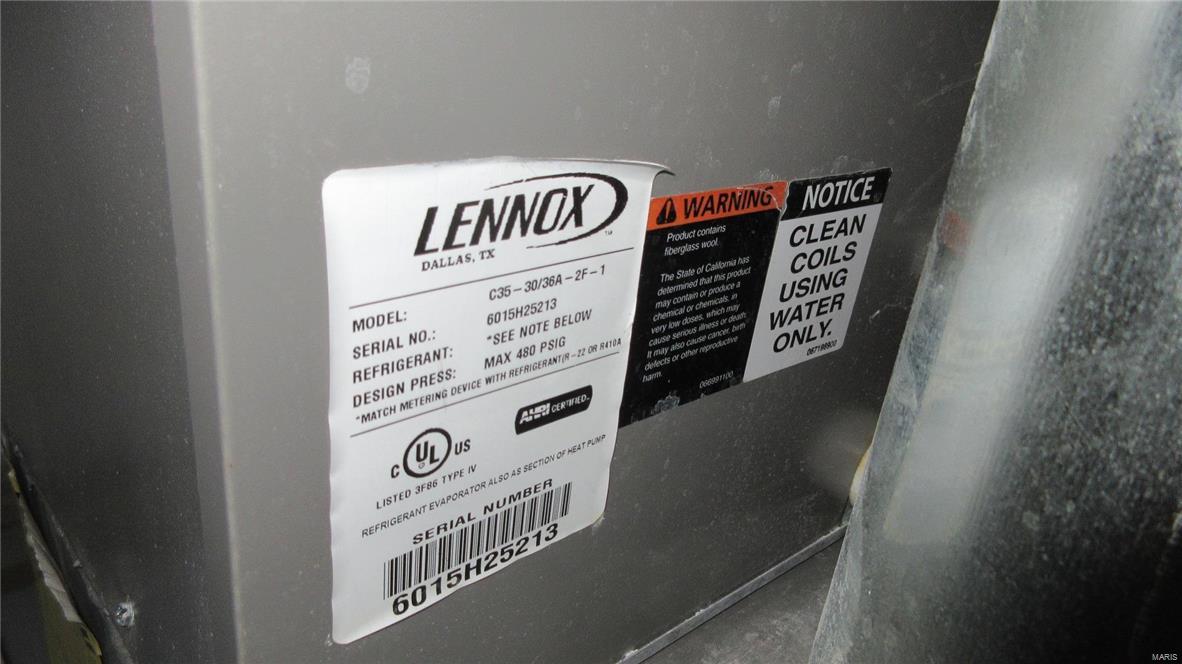 MANORS AT VILLAGE GREEN - Residential