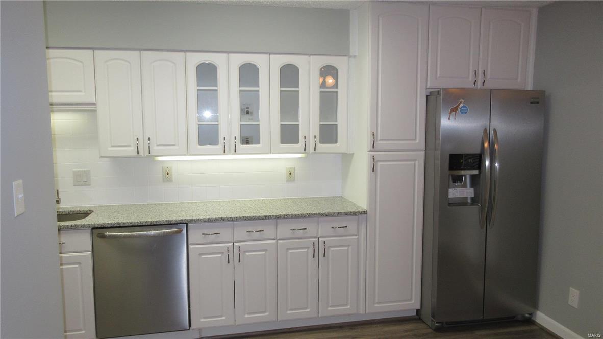 MANORS AT VILLAGE GREEN - Residential