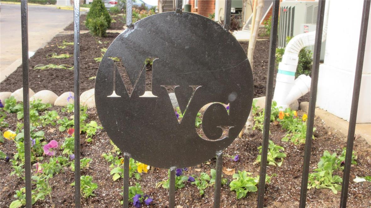 MANORS AT VILLAGE GREEN - Residential