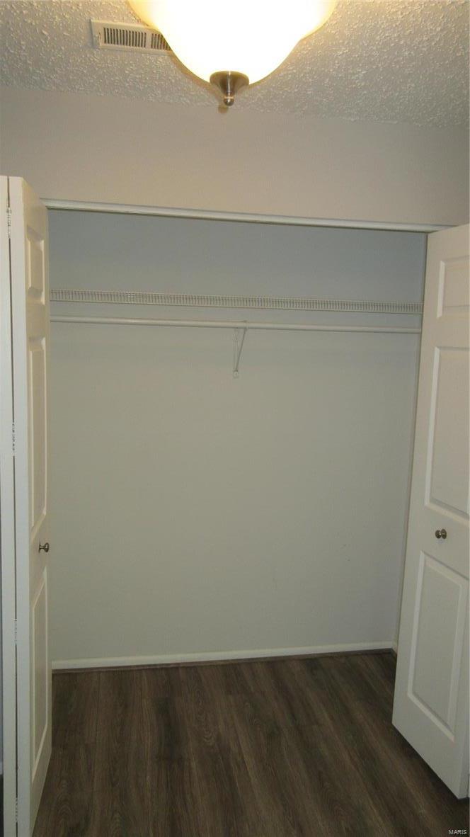 MANORS AT VILLAGE GREEN - Residential