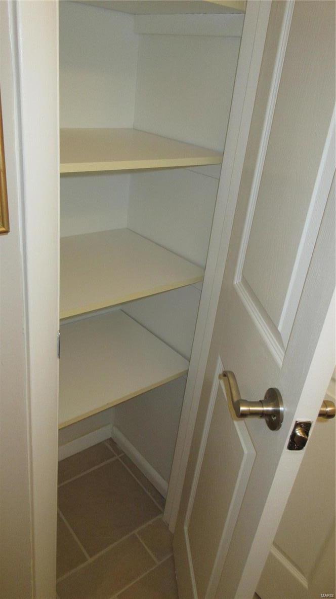 MANORS AT VILLAGE GREEN - Residential