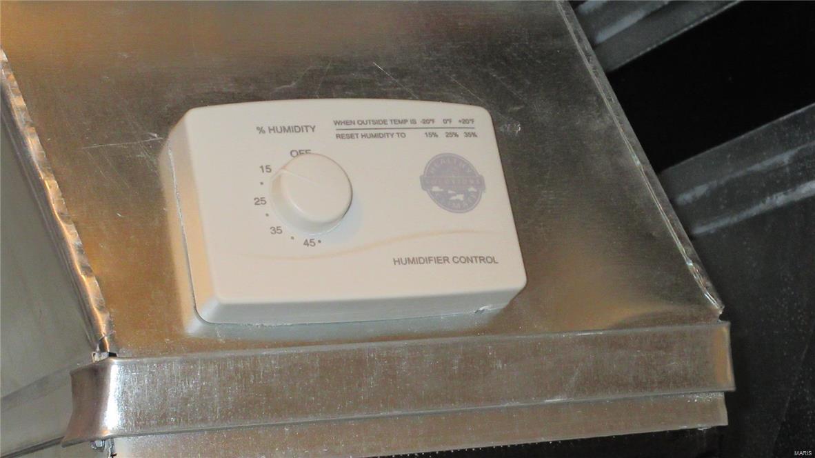 MANORS AT VILLAGE GREEN - Residential