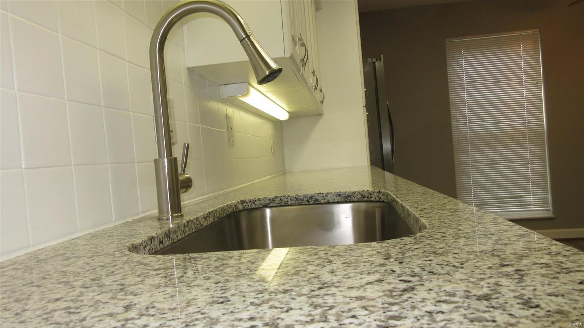 MANORS AT VILLAGE GREEN - Residential