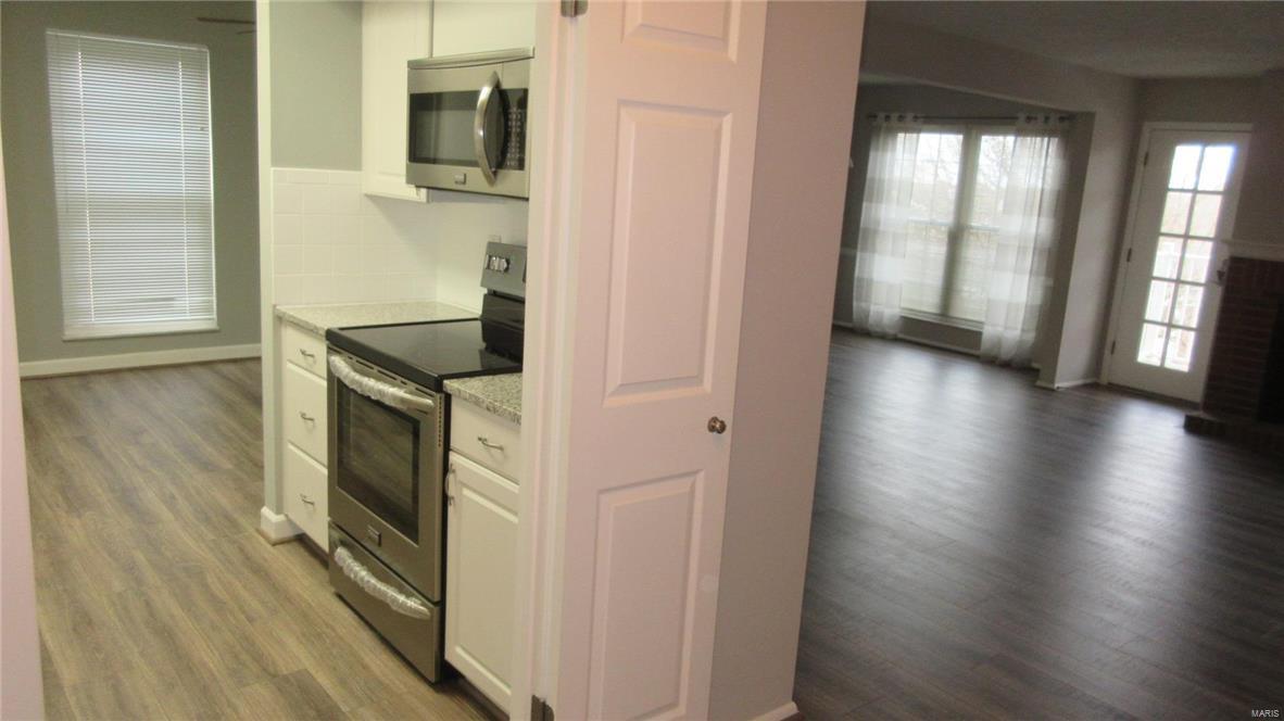 MANORS AT VILLAGE GREEN - Residential