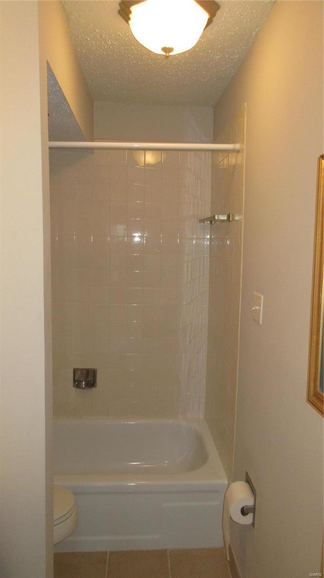 MANORS AT VILLAGE GREEN - Residential