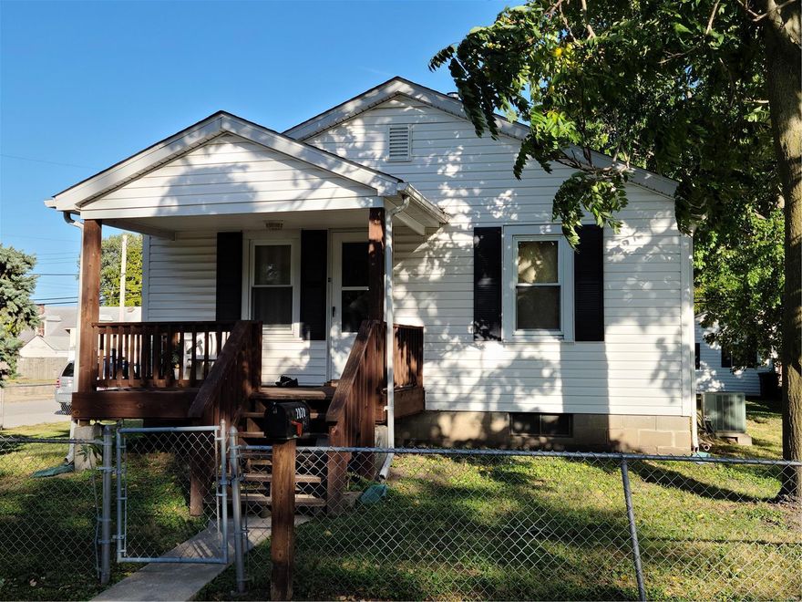 3 Bedrooms, 2 bathrooms, main floor laundry, over sized garage with attached workshop. Whirlpool tub, and refrigerator, fenced yard and very close to I-370.