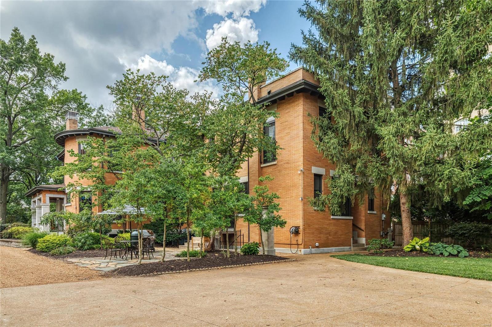 Westmoreland Place - Residential