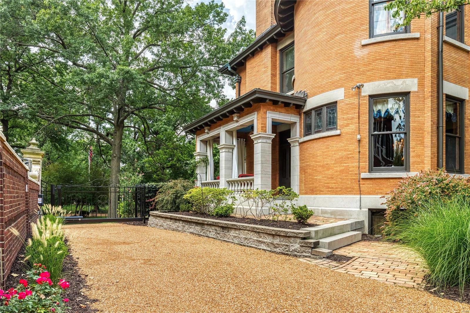 Westmoreland Place - Residential