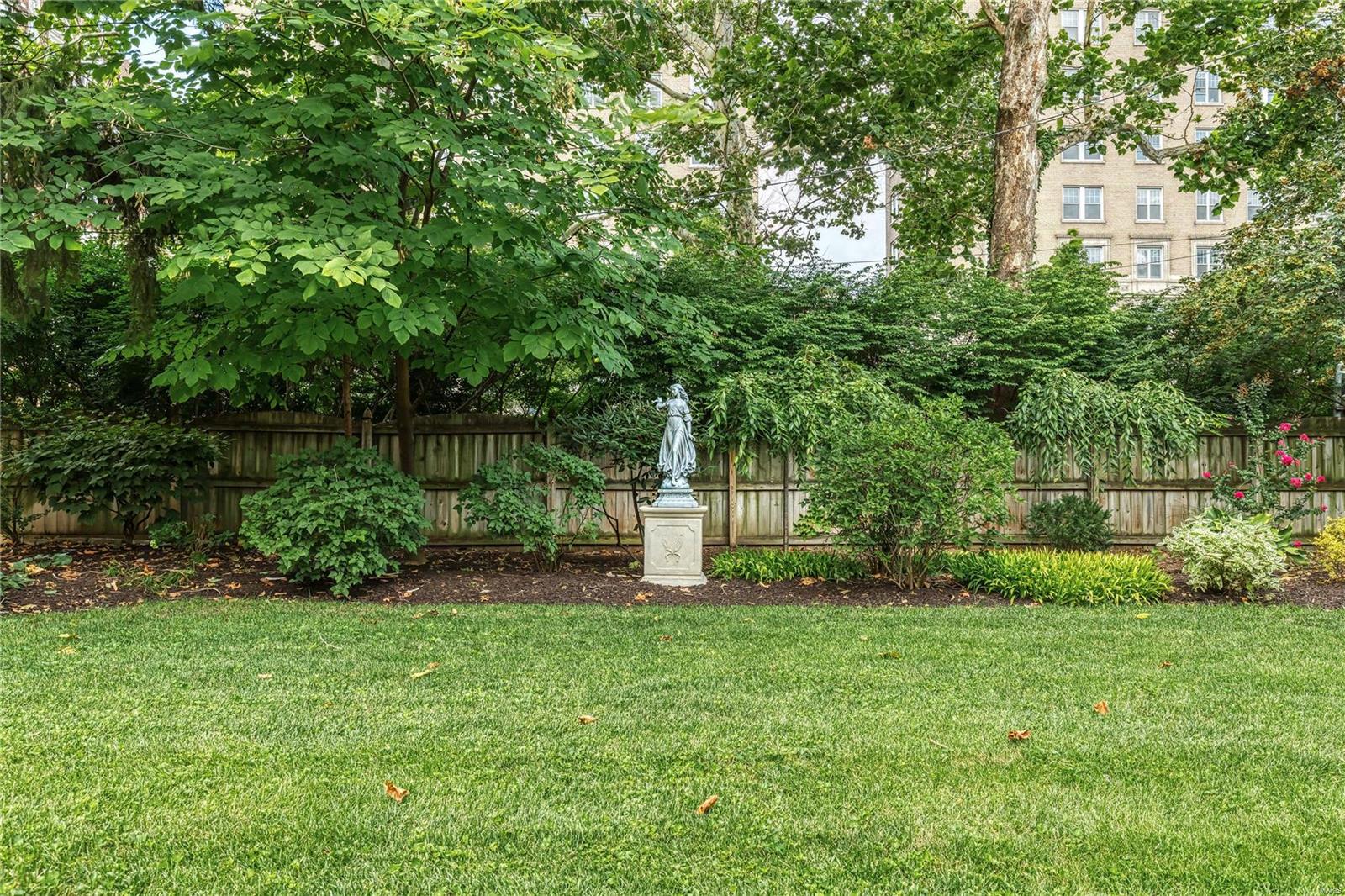 Westmoreland Place - Residential