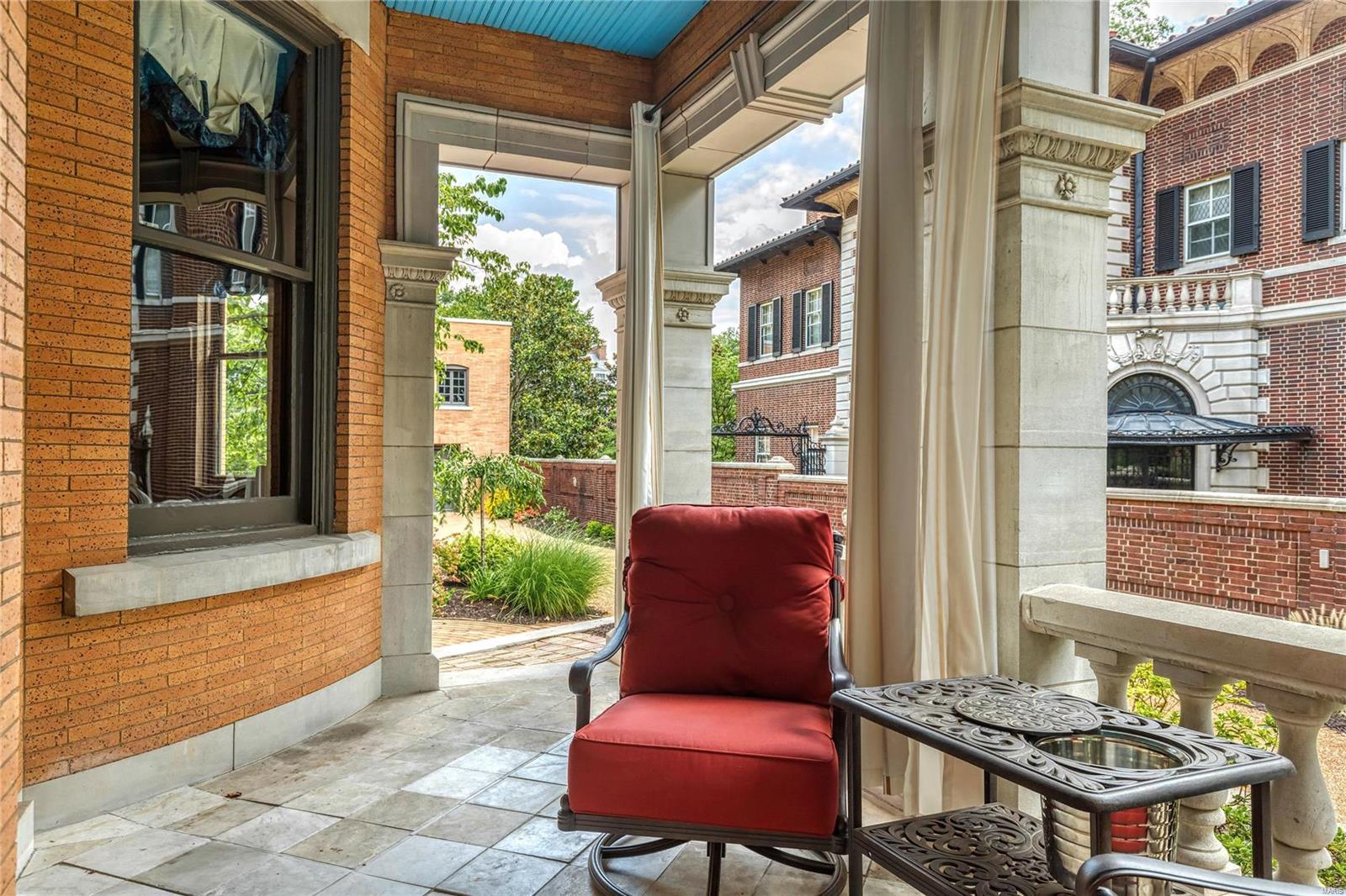 Westmoreland Place - Residential