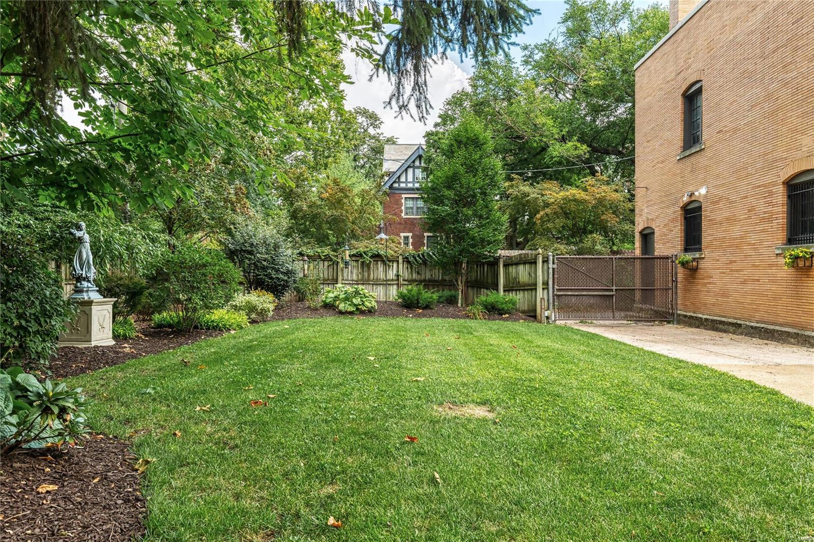 Westmoreland Place - Residential