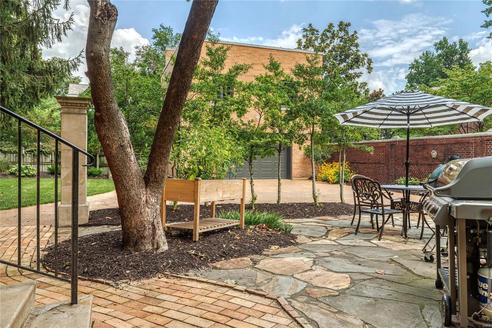 Westmoreland Place - Residential