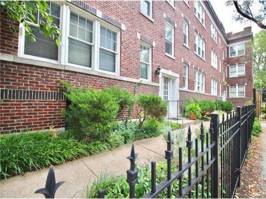 GREAT 9 UNIT BUILDING IN THE HEART OF THE CWE.
-THREE 2 BEDROOM 2 BATHROOM APARTMENTS
-THREE 1 BEDROOM 1 BATHROOM APARTMENTS
-THREE STUDIO APARTMENTS
-8 OF 9 UNITS HAVE BEEN RECENTLY RENOVATED
-THE THREE 2/2 UNITS HAVE IN-UNIT WASHER AND DRYERS
*BLOCKS FROM FOREST PARK AND ART AND HISTORY MUSEUMS
*EXCELLENT LAYOUTS*LOTS OF REPLACEMENT WINDOWS & CLOSET SPACE
*RESIDENTIAL LOCATION 2 BLOCKS FROM EUCLID SHOPPING/DINING
*CAN ALSO BE SOLD SEPERATELY WITH 3805 LINDELL (12 UNITS)
* Show Inst: By Appointment Only, Call Listing Agent, Listg Agt Accompany