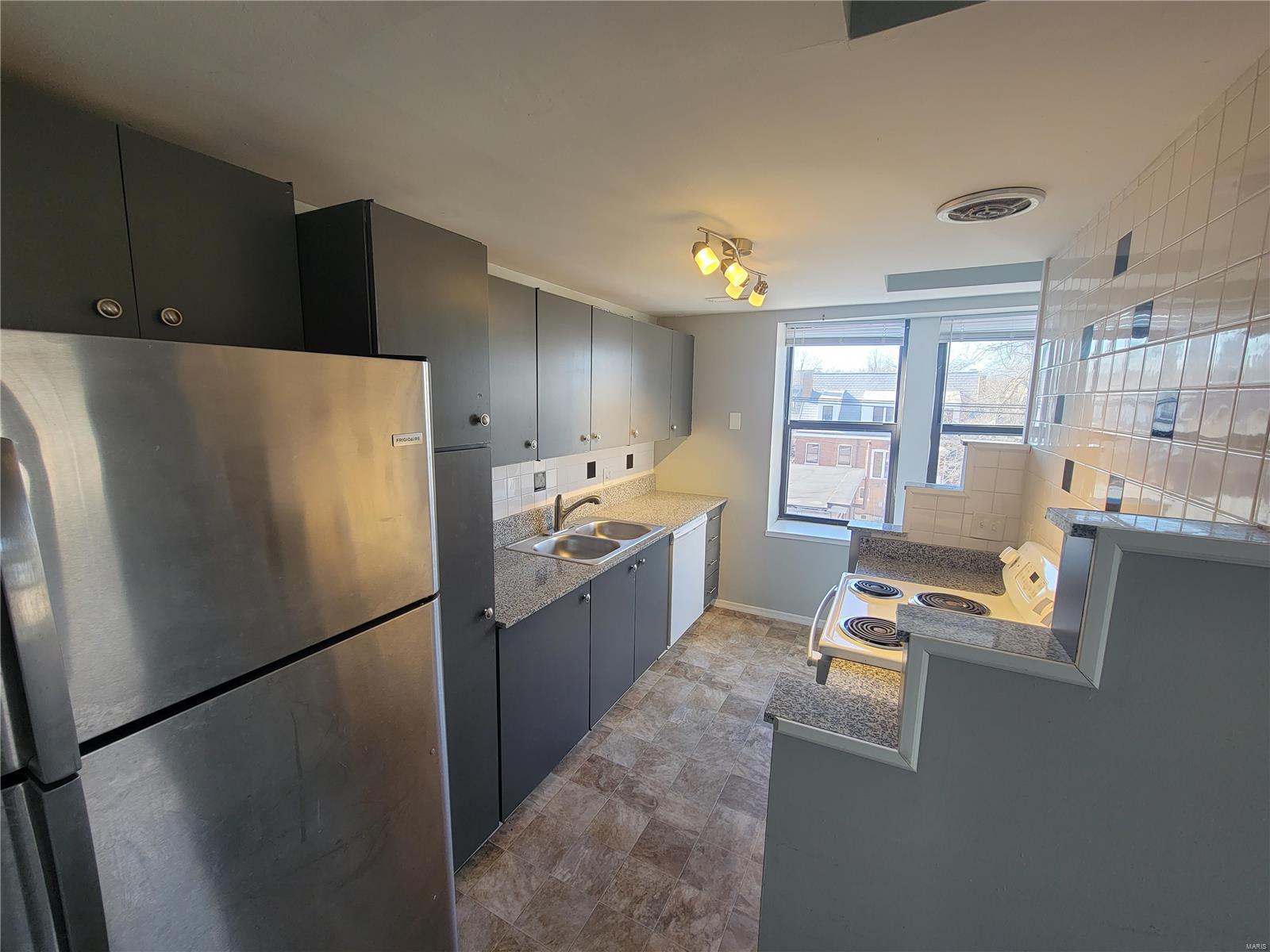 Dorris Place Add - Residential Income